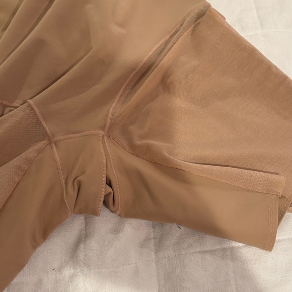 Honeylove Women's Beige Body Suit with Shorts - Picture 3 of 6